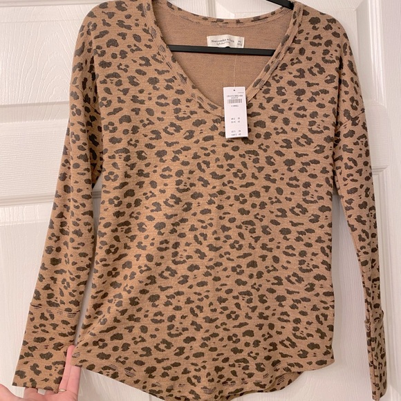 Soft leopard print long sleeve - Picture 1 of 3